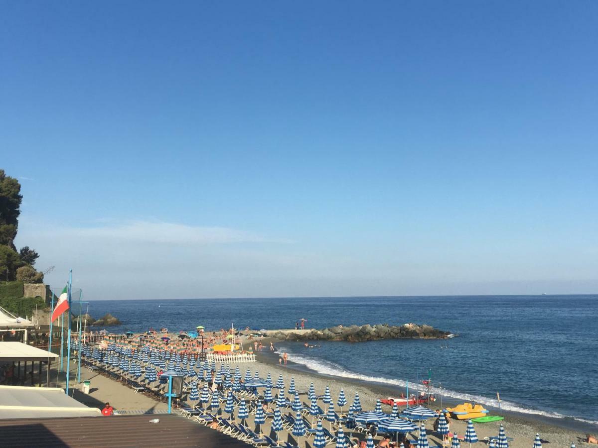 Le Finestre Sul Mare Apartment Albissola Marina Exterior photo